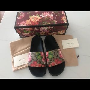 Gucci GG Blooms Supreme Floral Silde Sandals